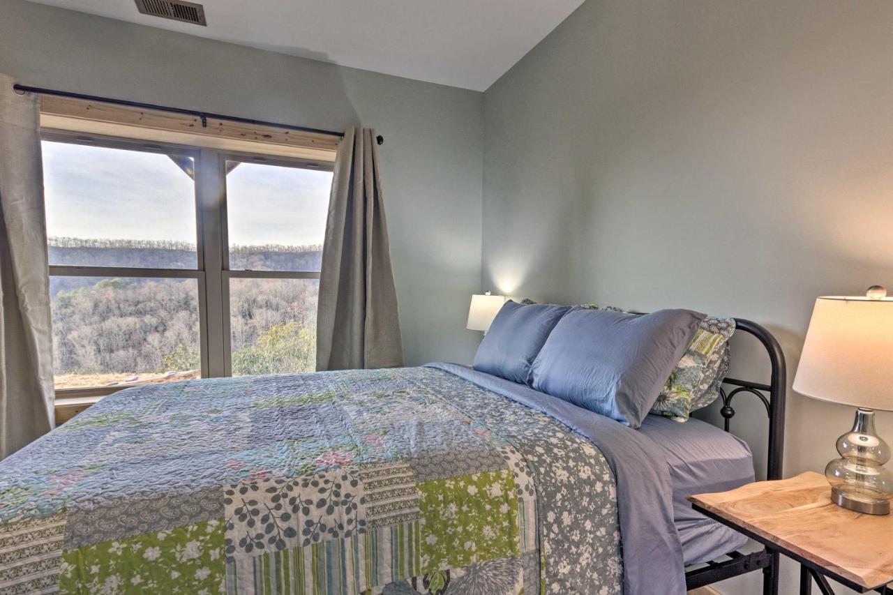 Hilltop Cabin On 5 Acres With Hot Tub And Waterfall! Bryson City Extérieur photo
