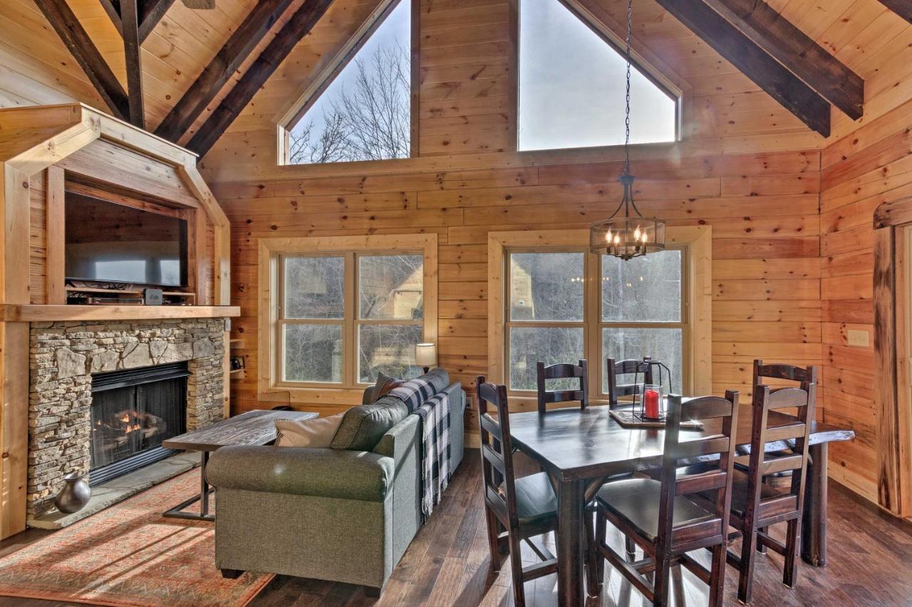 Hilltop Cabin On 5 Acres With Hot Tub And Waterfall! Bryson City Extérieur photo