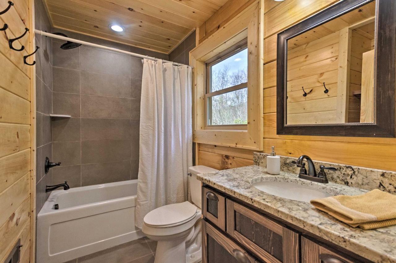 Hilltop Cabin On 5 Acres With Hot Tub And Waterfall! Bryson City Extérieur photo