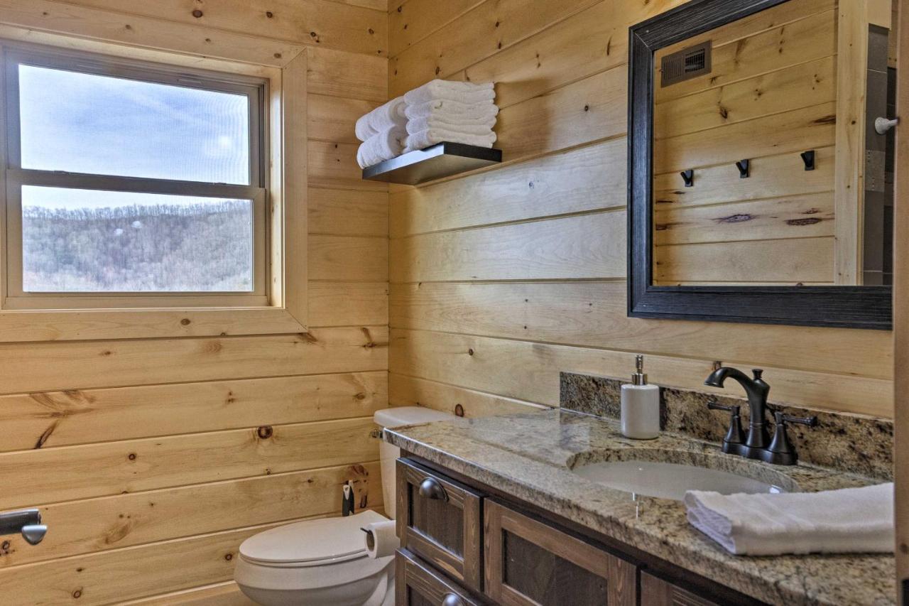 Hilltop Cabin On 5 Acres With Hot Tub And Waterfall! Bryson City Extérieur photo