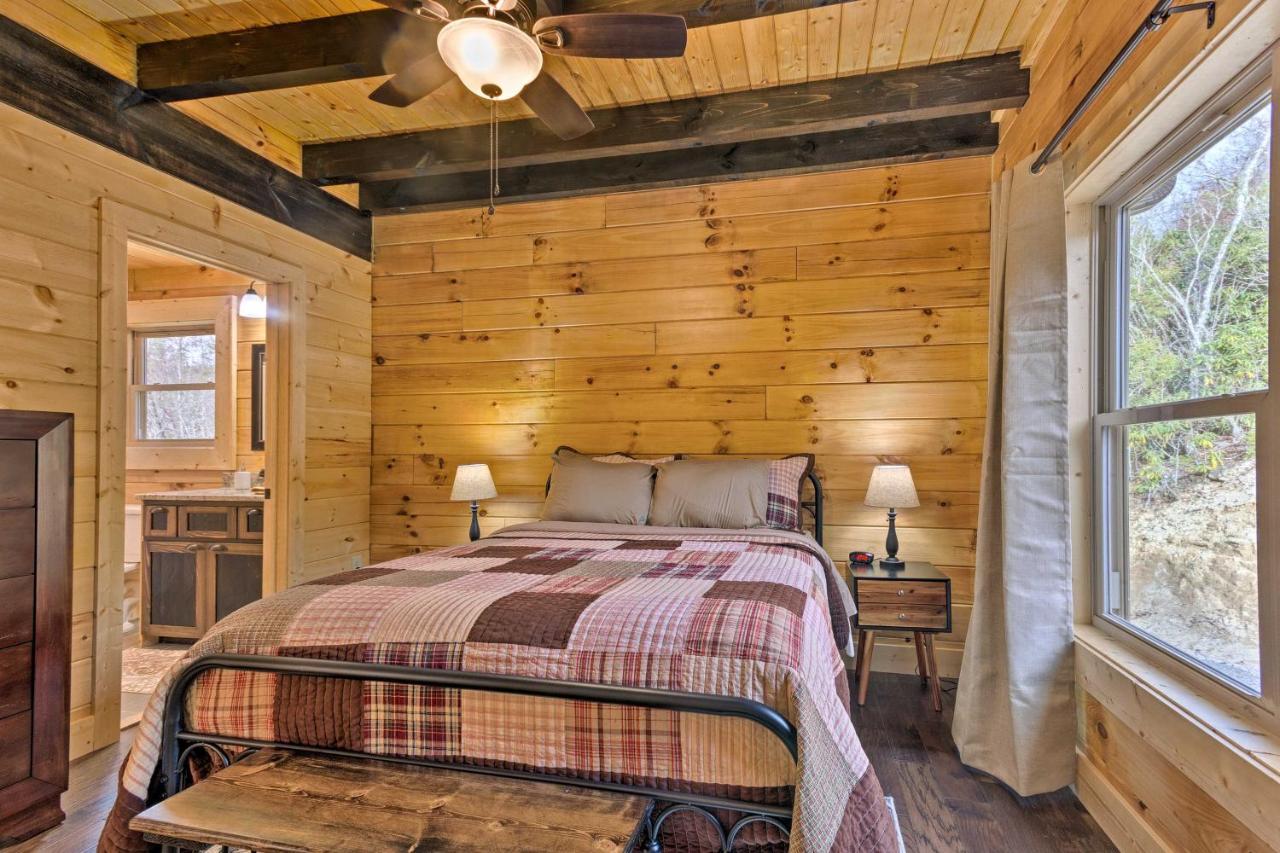 Hilltop Cabin On 5 Acres With Hot Tub And Waterfall! Bryson City Extérieur photo