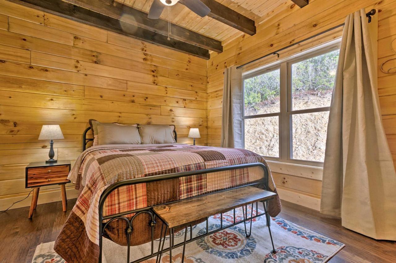 Hilltop Cabin On 5 Acres With Hot Tub And Waterfall! Bryson City Extérieur photo