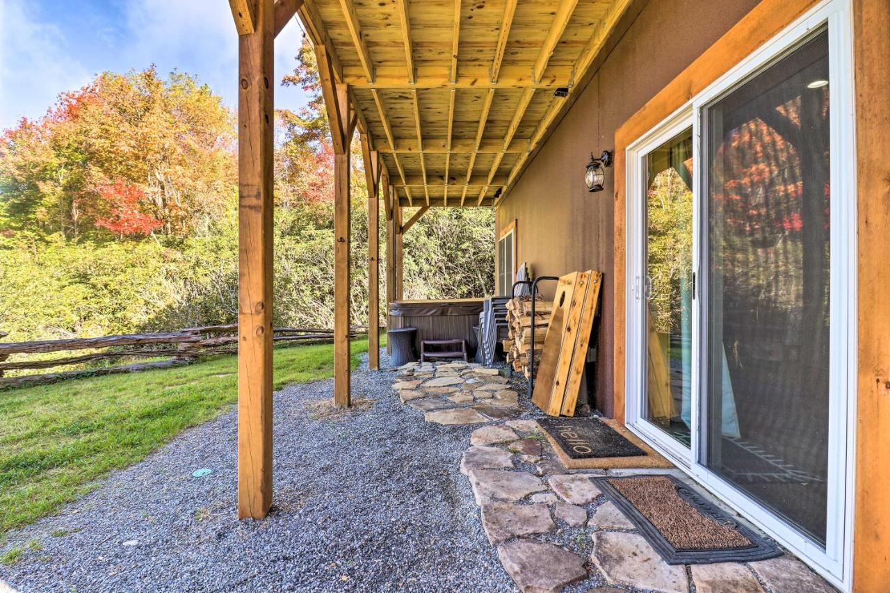 Hilltop Cabin On 5 Acres With Hot Tub And Waterfall! Bryson City Extérieur photo