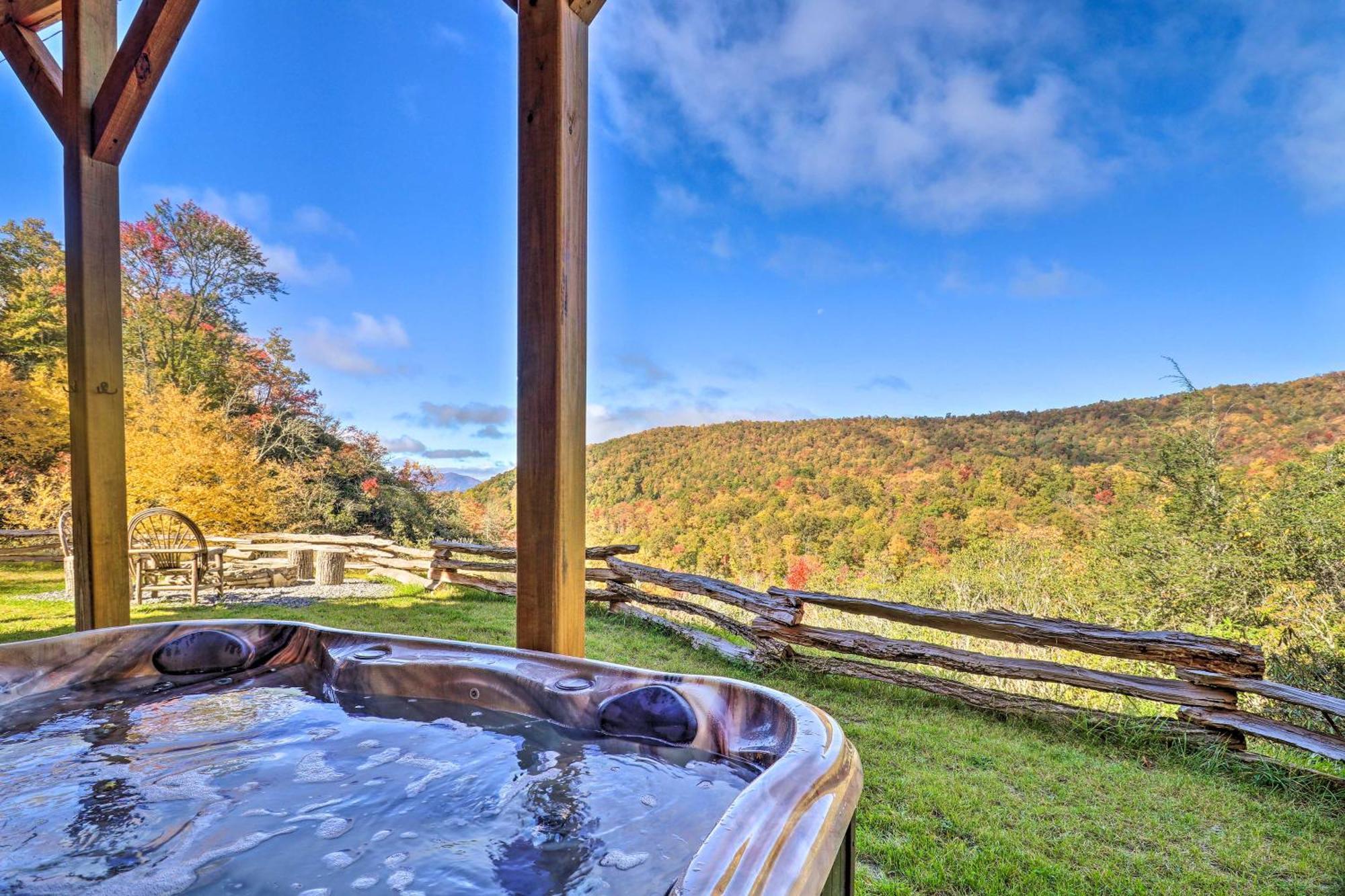 Hilltop Cabin On 5 Acres With Hot Tub And Waterfall! Bryson City Extérieur photo